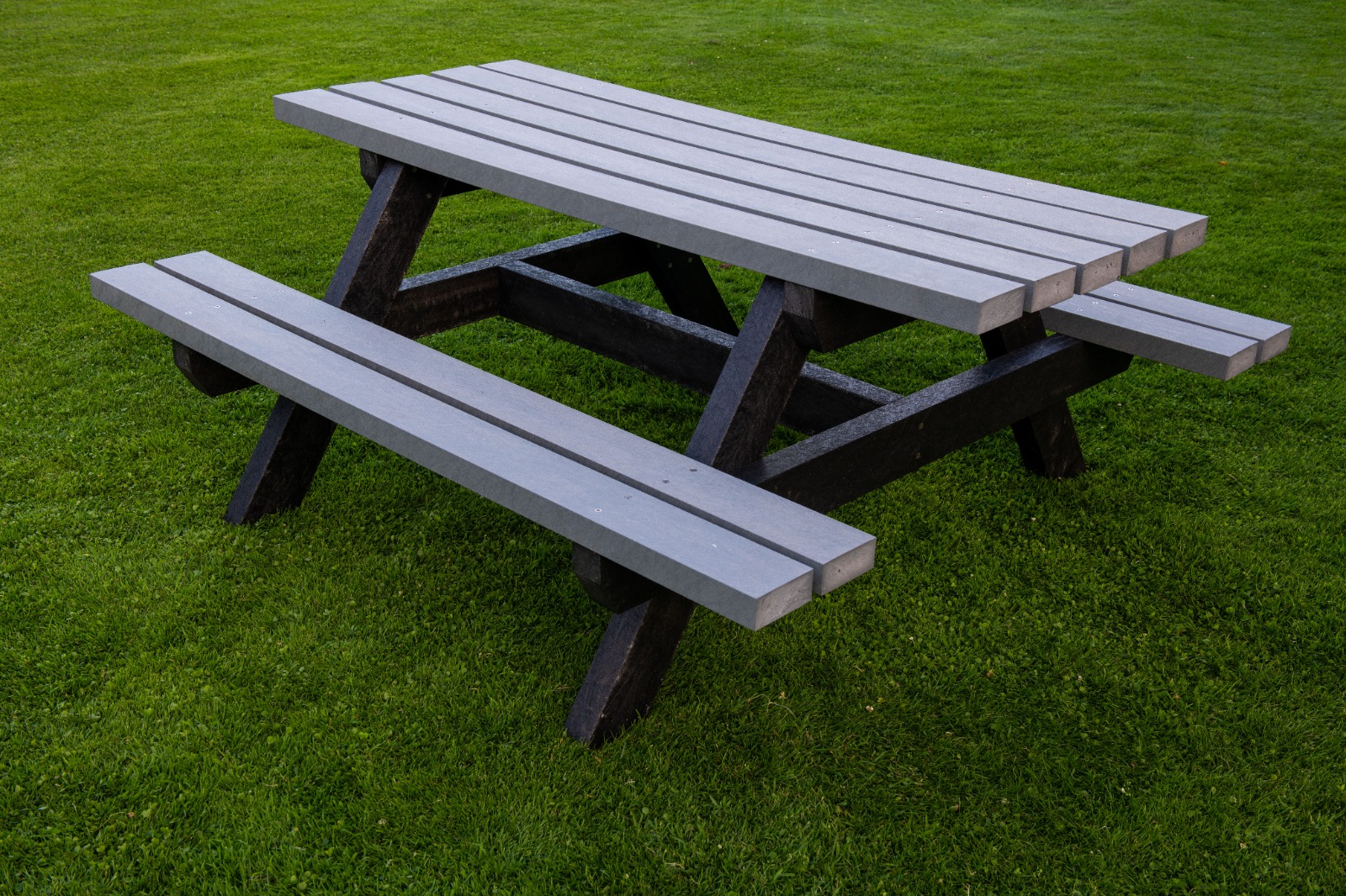 De Picknicktafel - Grijs / Zwart