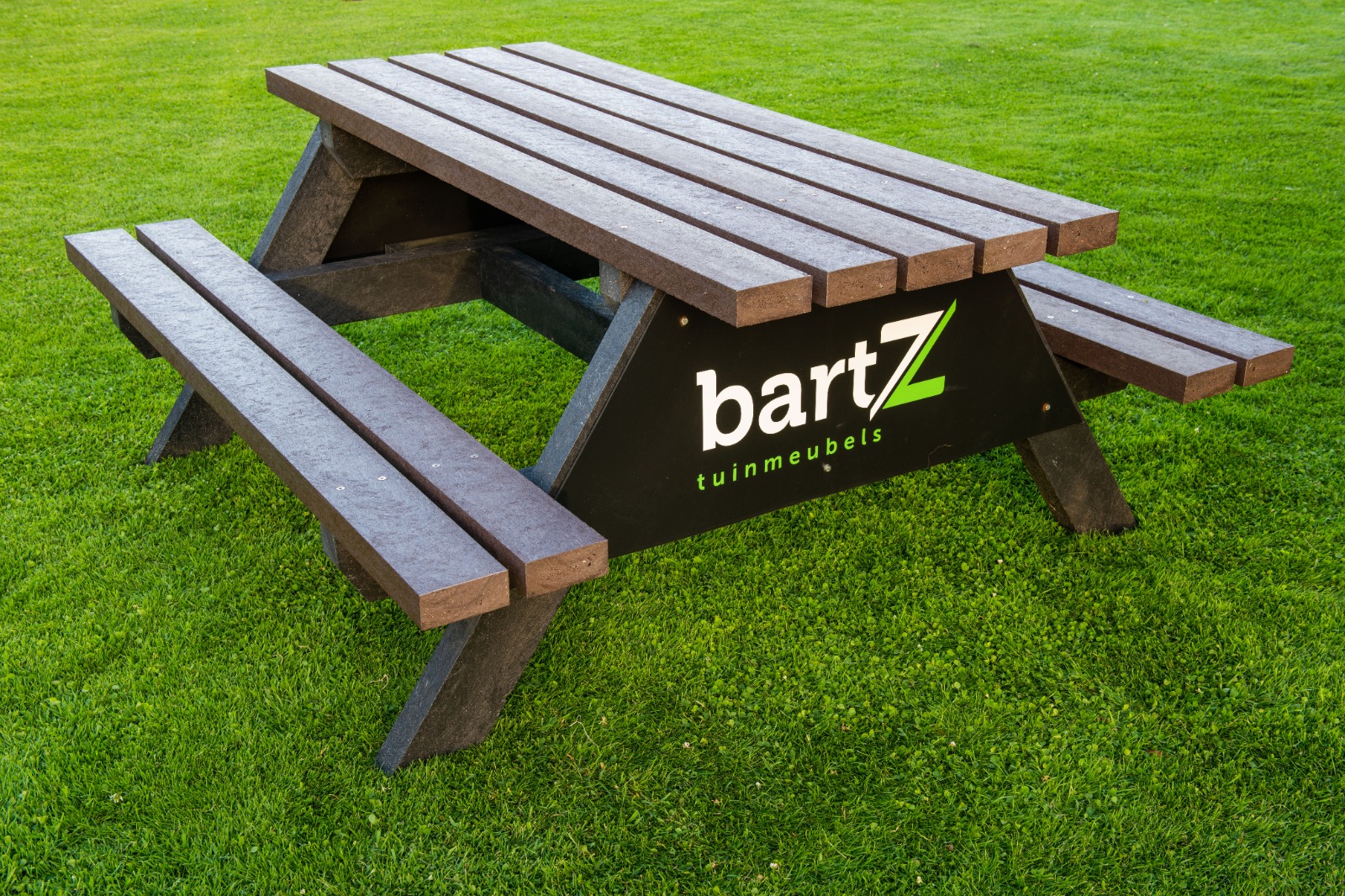 De Sponsortafel - Bruin / Zwart